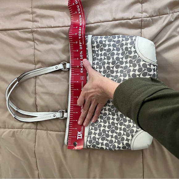 Authentic Coach Purse - Picture 4 of 9